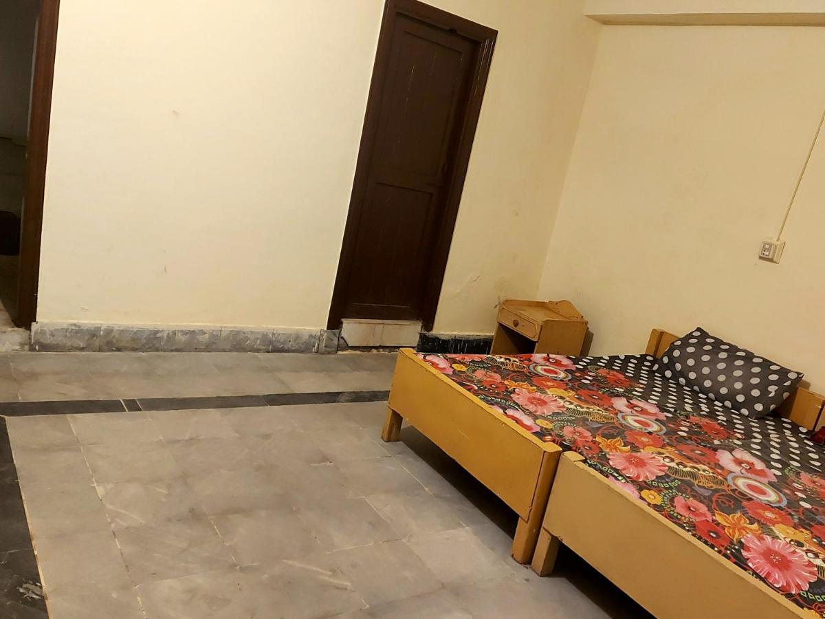 Shahrukh Heights Hotel Murree Quarto foto